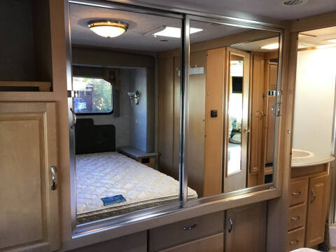2005 National RV Dolphin 6320LX / 34ft