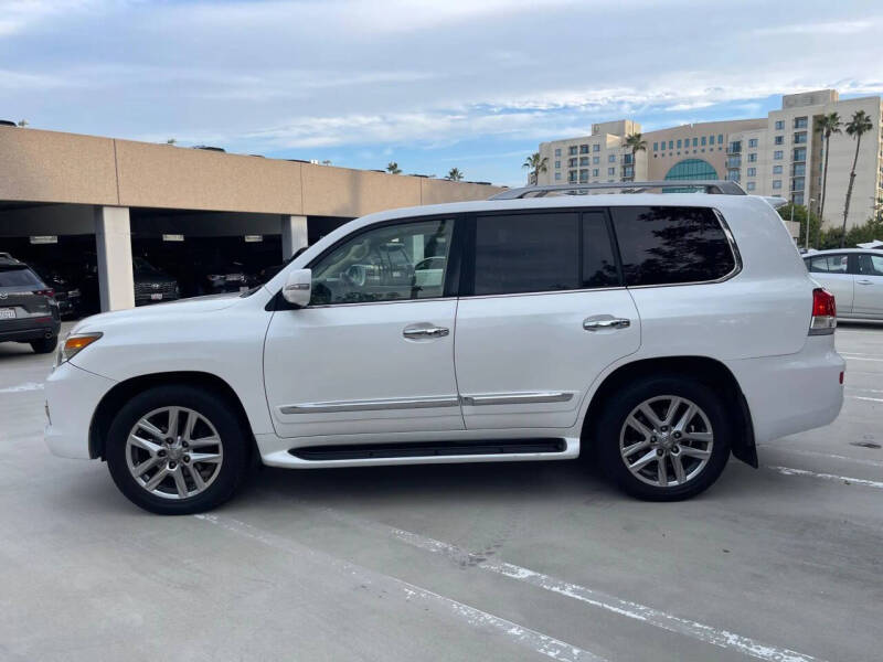 2014 Lexus LX 570
