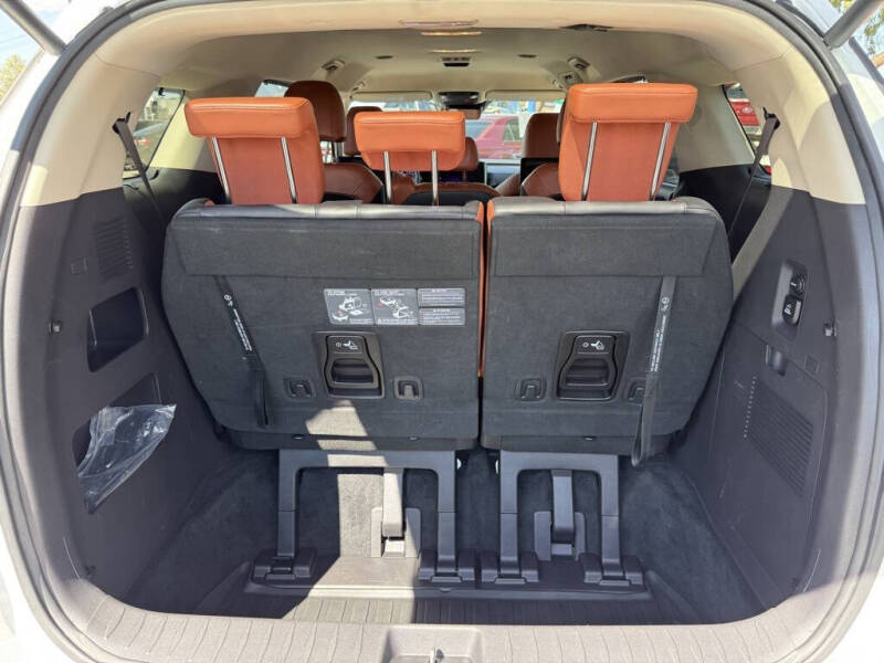 2022 Kia Carnival SX