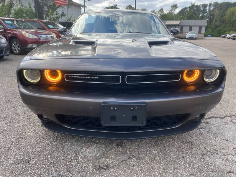 2015 Dodge Challenger SXT photo 4