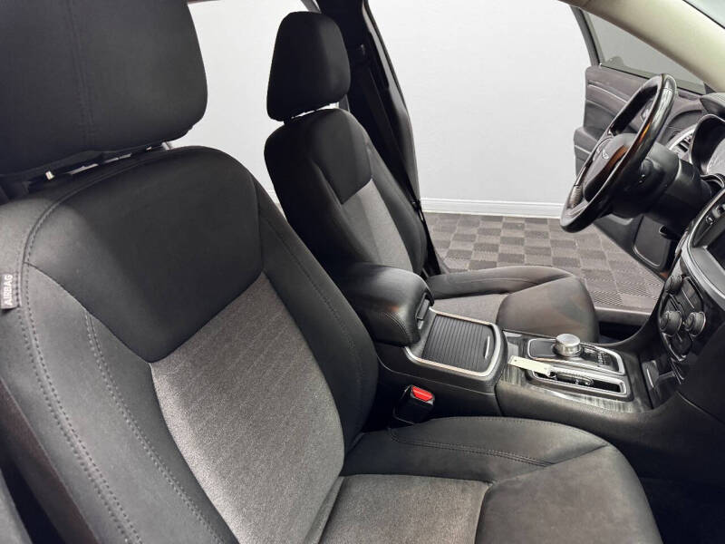 2020 Chrysler 300 Touring