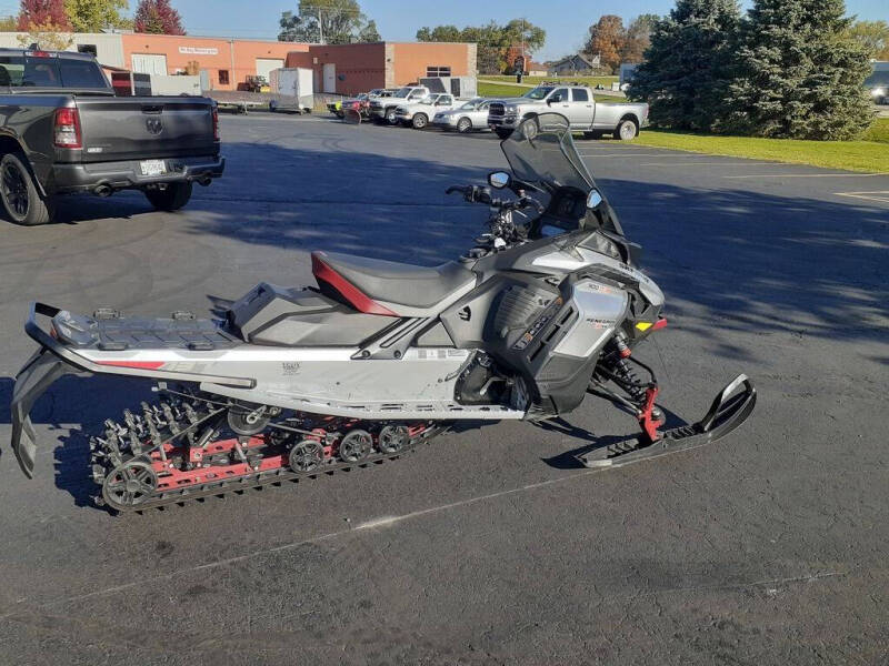 2024 Ski-Doo Renegade® X-RS® 900