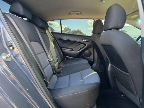 2016 Kia Forte5 LX