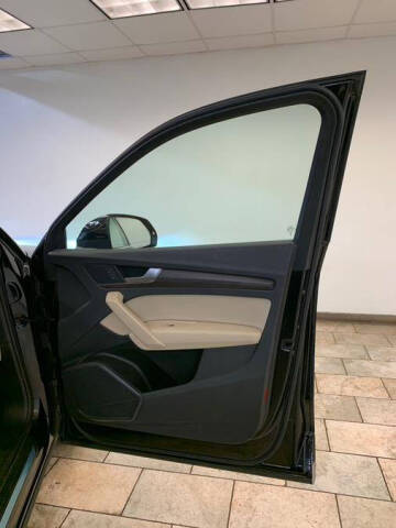 2023 Audi Q5 quattro Premium 40 TFSI