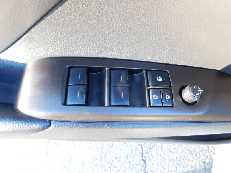 2022 Toyota Camry Hybrid LE