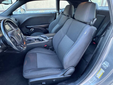 2016 Dodge Challenger SXT