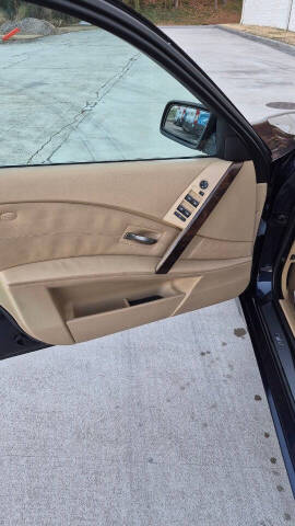 2005 BMW 5 Series 530i