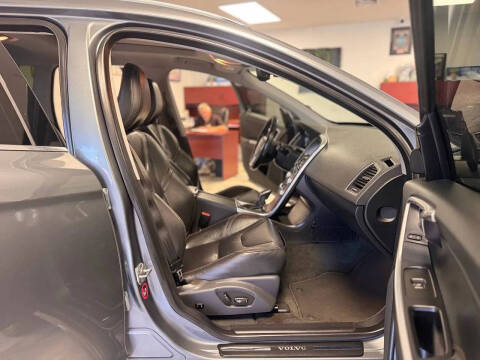 2017 Volvo XC60 T6 Dynamic