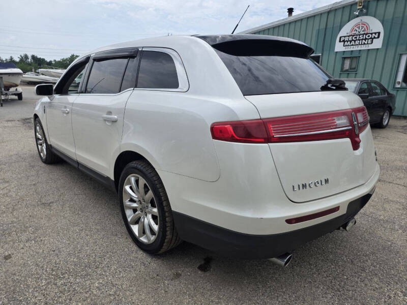2011 Lincoln MKT