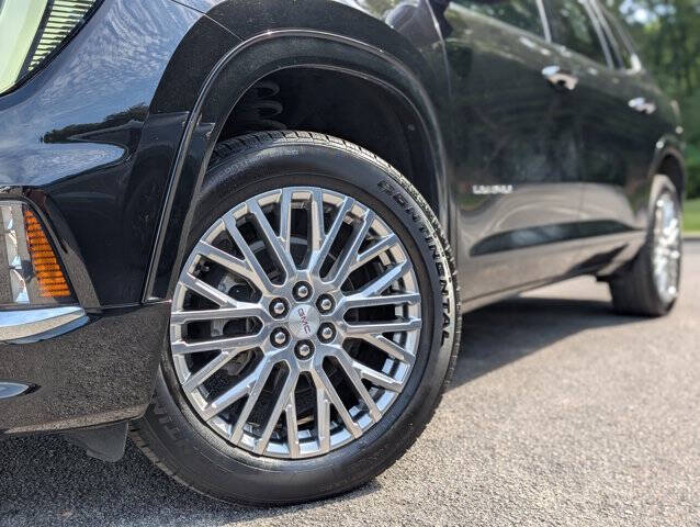 2024 GMC Acadia Denali