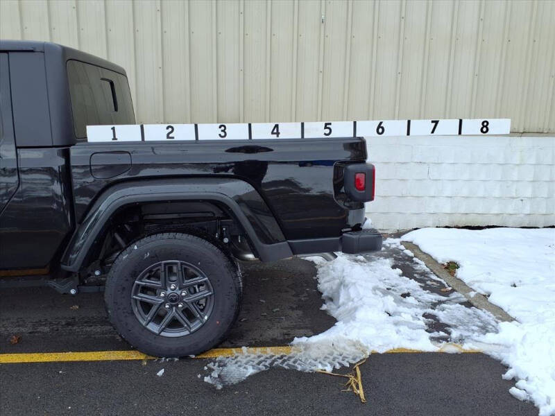 2025 Jeep Gladiator Sport S