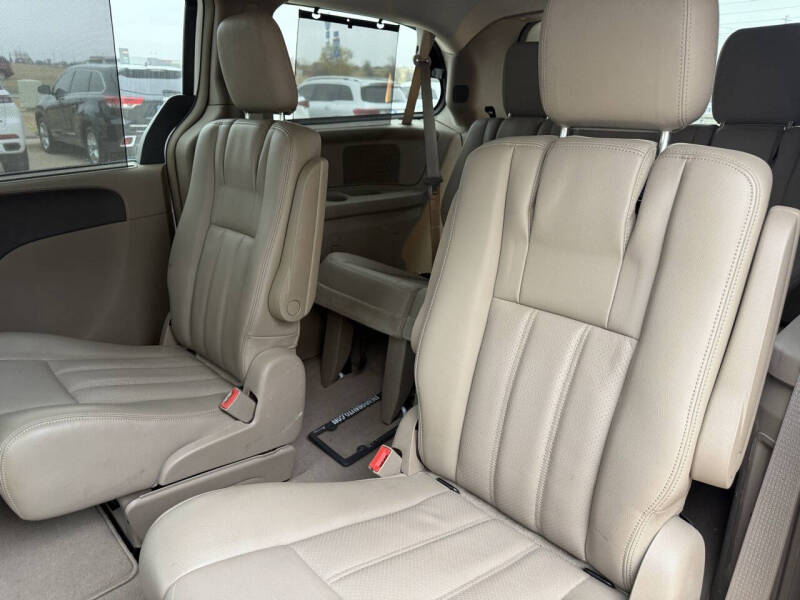 2011 Chrysler Town and Country Touring-L