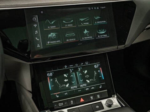 2021 Audi e-tron quattro Premium