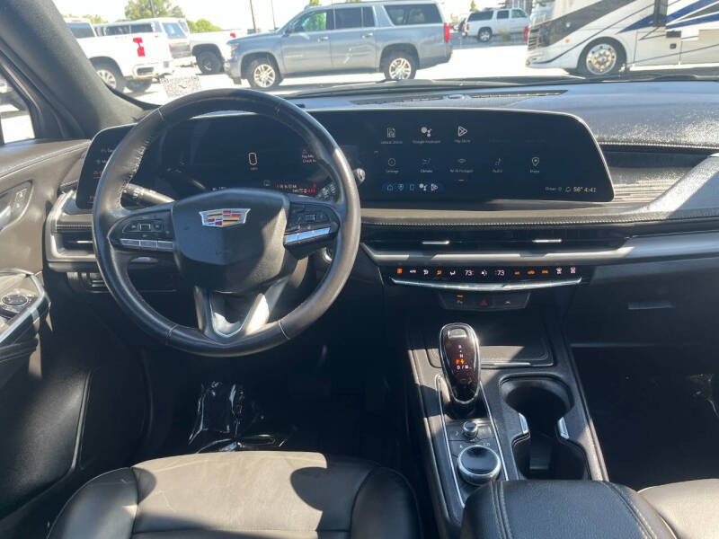 2024 Cadillac XT4 Premium Luxury