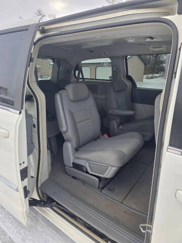 2010 Chrysler Town and Country Touring