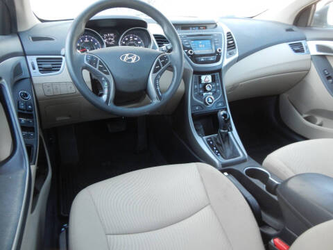 2014 Hyundai Elantra SE