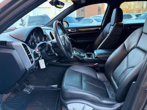 2014 Porsche Cayenne Platinum