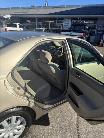 2005 Toyota Camry LE