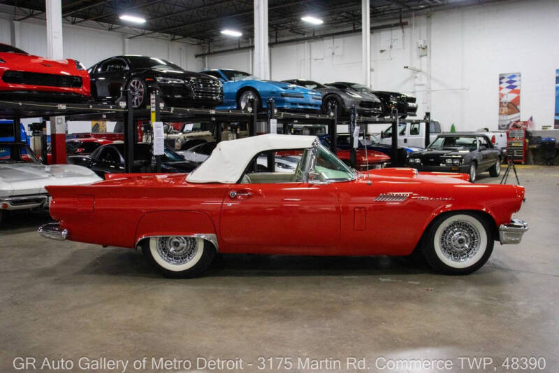 1957 Ford Thunderbird