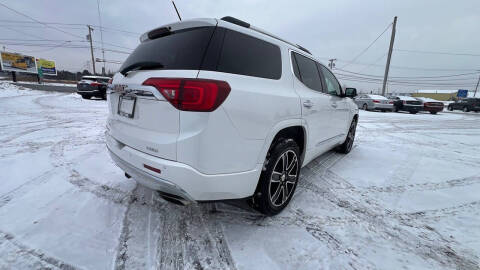 2017 GMC Acadia Denali