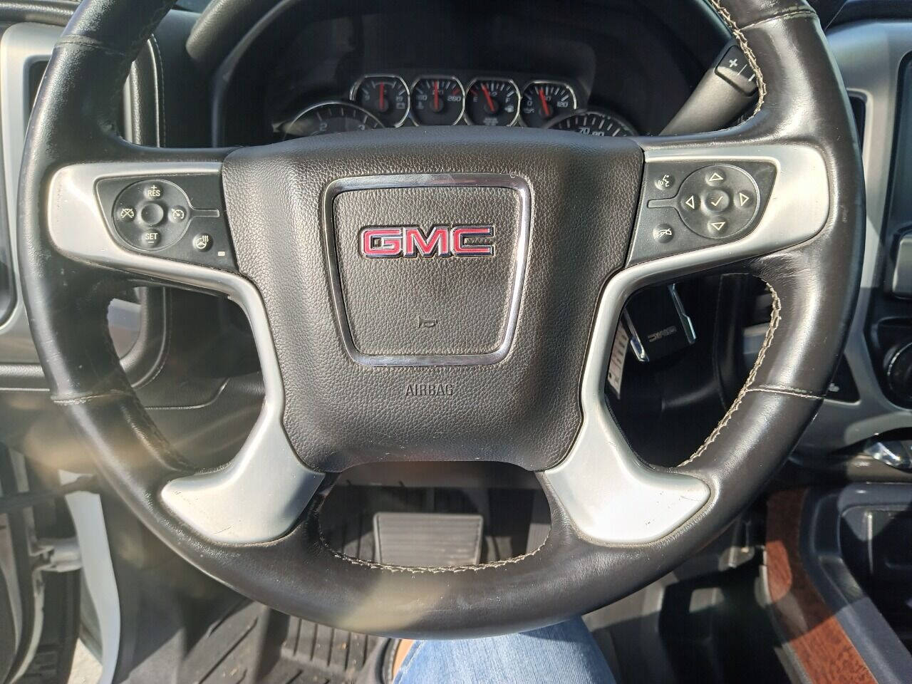 2015 GMC Sierra Pickup - $24,950