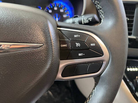 2022 Chrysler Voyager LX