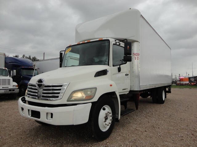2010 Hino 238
