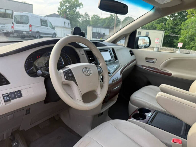 2013 Toyota Sienna