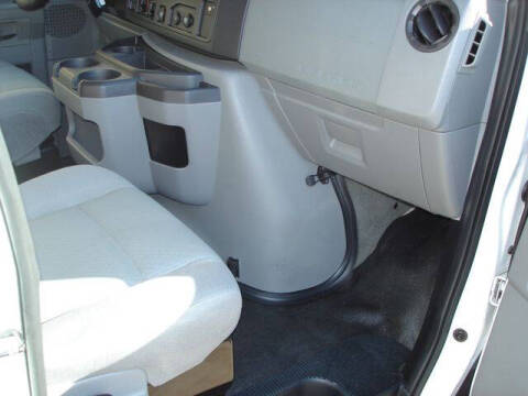 2011 Ford E-Series E-350 SD XLT