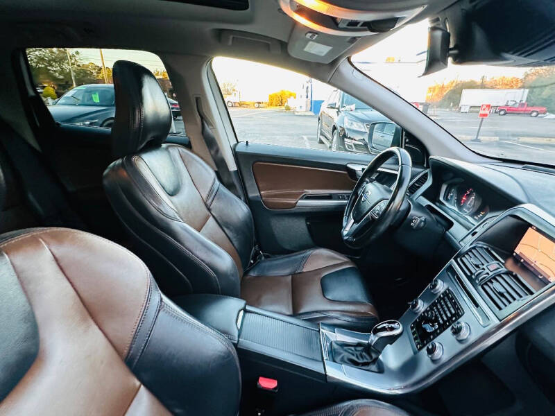 2017 Volvo XC60 T5 Dynamic