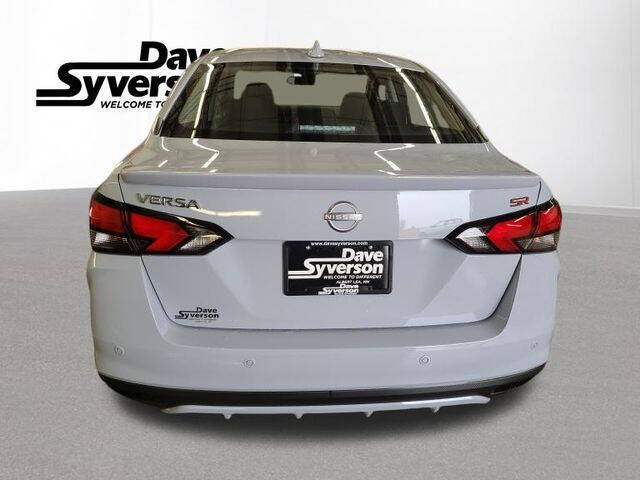 2025 Nissan Versa SR