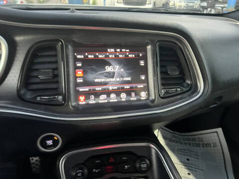 2015 Dodge Challenger SXT Plus