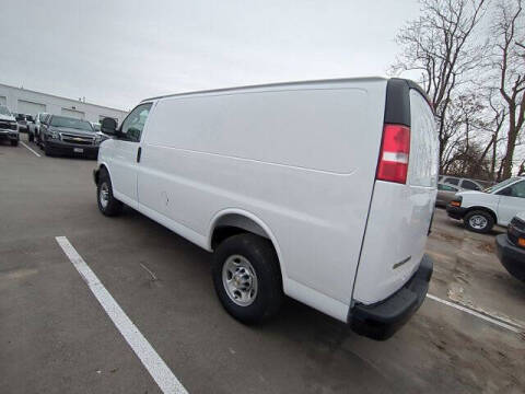 2025 Chevrolet Express 2500
