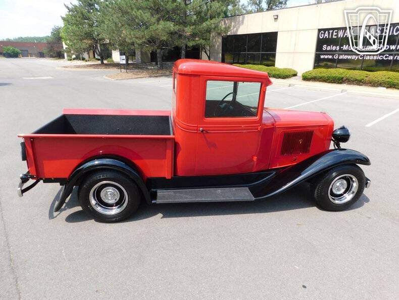 1933 Chevrolet Apache