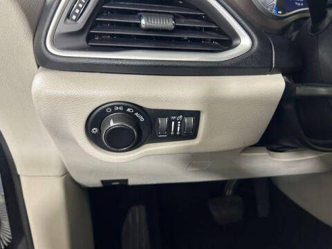 2017 Chrysler Pacifica Touring