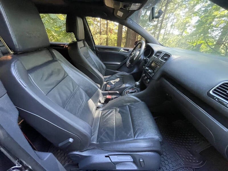 2013 Volkswagen GTI Wolfsburg Edition PZEV