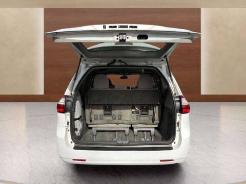 2016 Toyota Sienna LE 8-Passenger