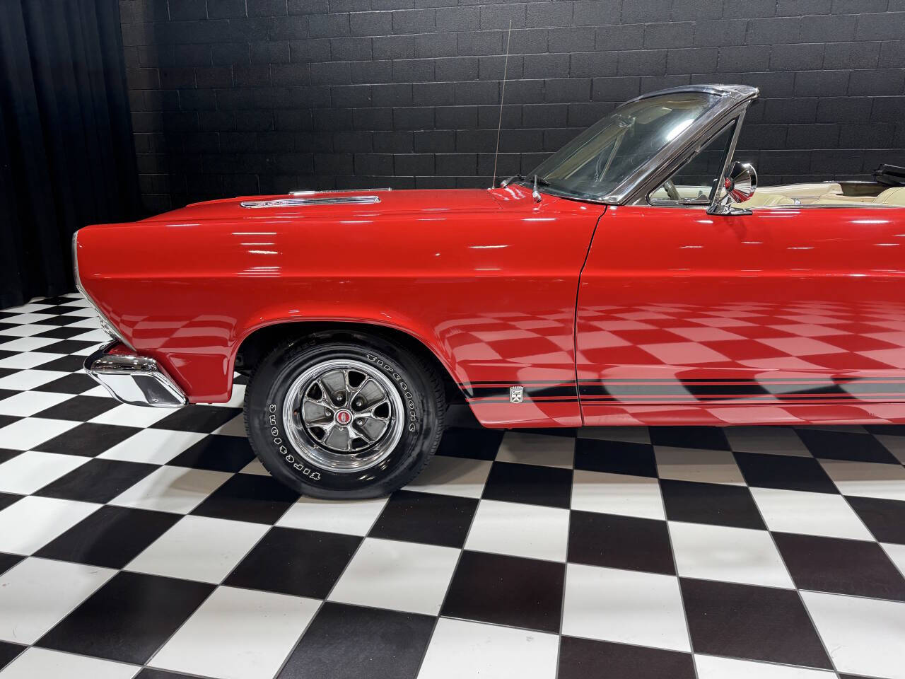 1966 Ford Fairlane 27