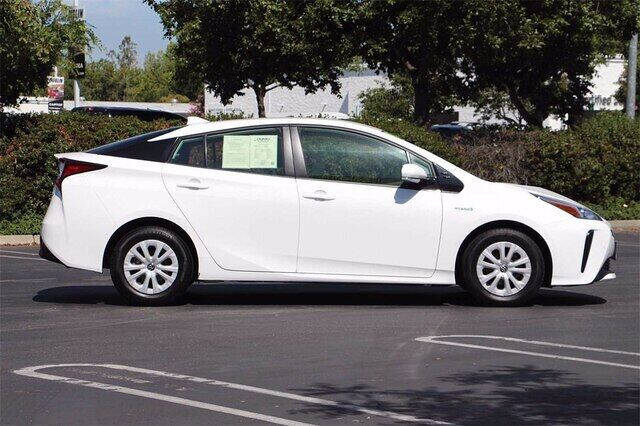 2019 Toyota Prius LE