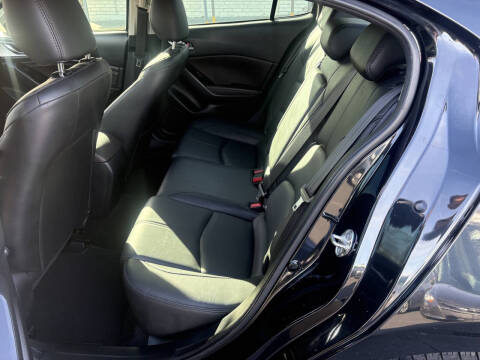 2018 Mazda MAZDA3 Touring