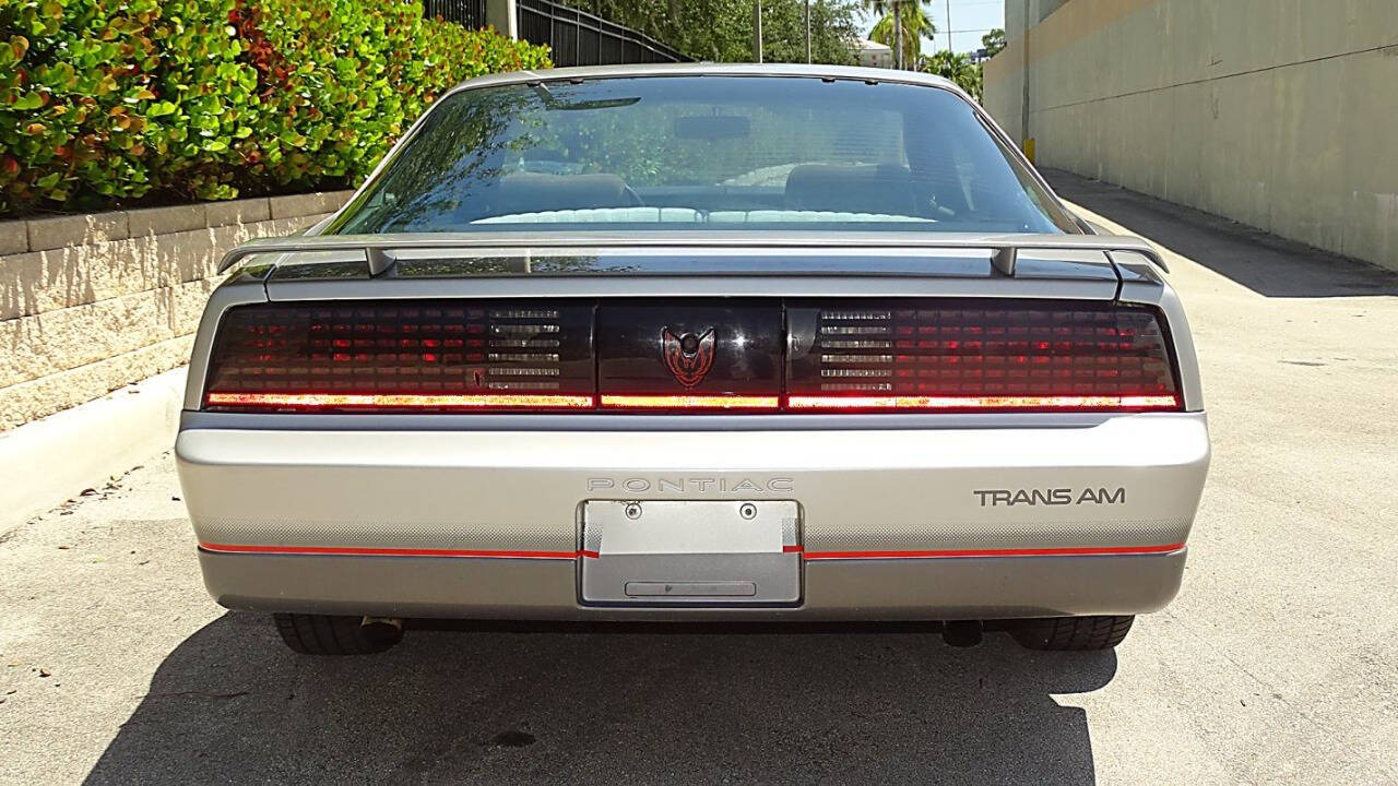 1985 Pontiac Firebird 31