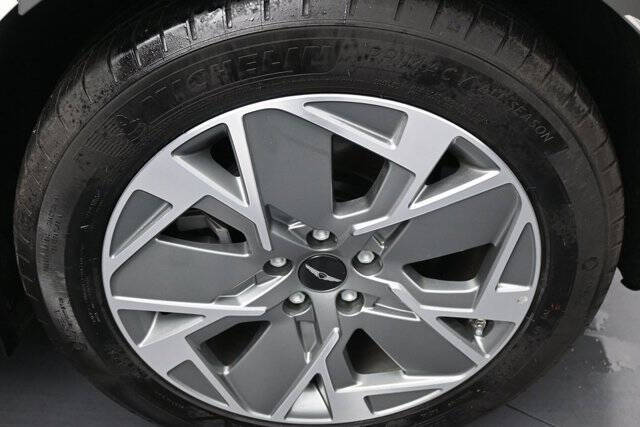 2025 Genesis GV60 Standard