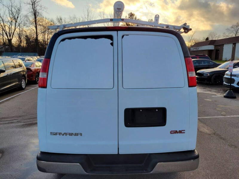 2017 GMC Savana 2500