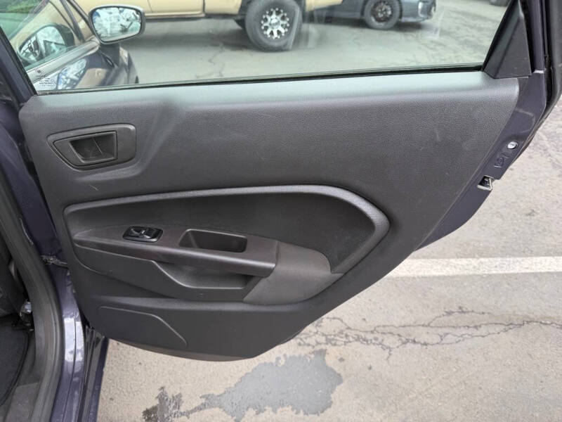 2012 Ford Fiesta SE