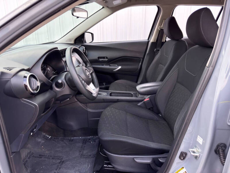 2022 Nissan Kicks SV