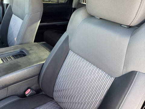 2014 Toyota Tundra SR5