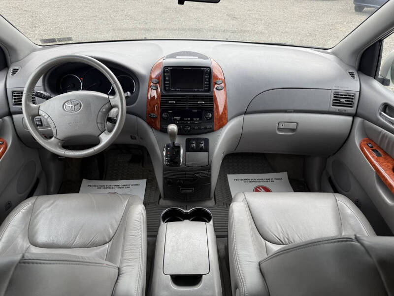 2010 Toyota Sienna XLE