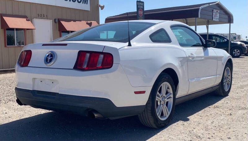 2011 Ford Mustang V6