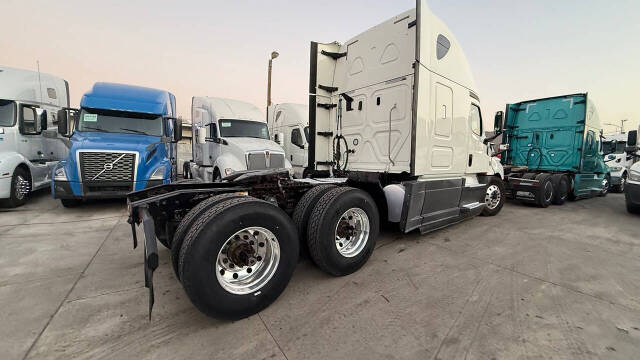 2019 Freightliner Cascadia for sale at KING TRUCK TRAILER SALES in Bakersfield, CA