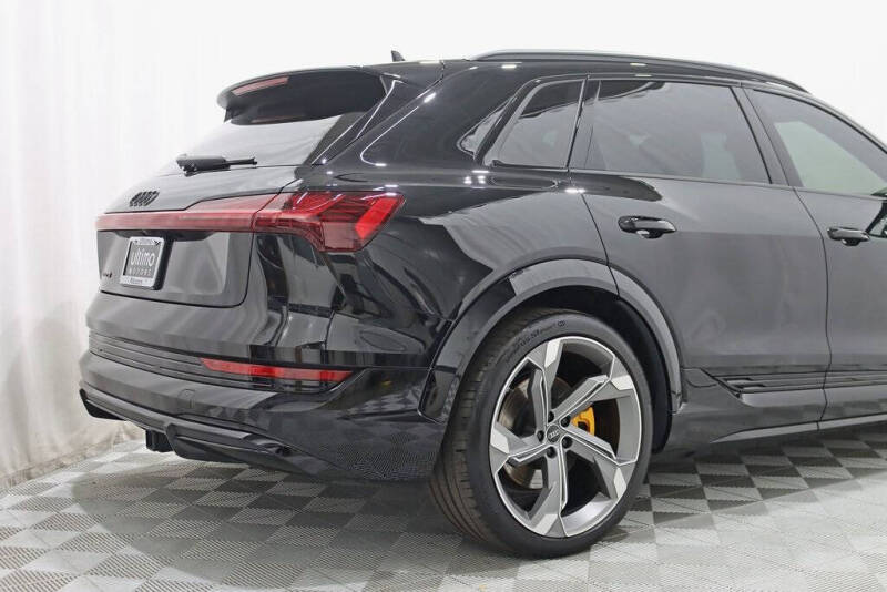 2022 Audi e-tron S quattro Prestige